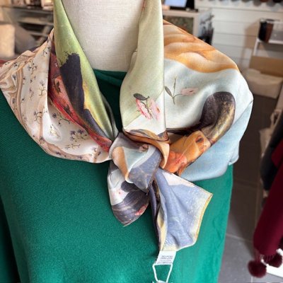 Zoom bild av Scarf Bottecelli Venus, 70 x 70 cm
